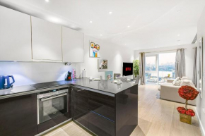 Chic Manhattan Studio Retreat, London